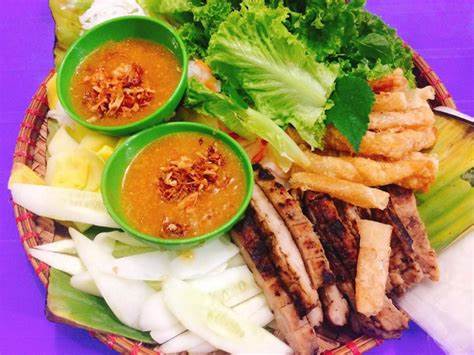 thuê xe tự lái và có tài ở Nha Trang